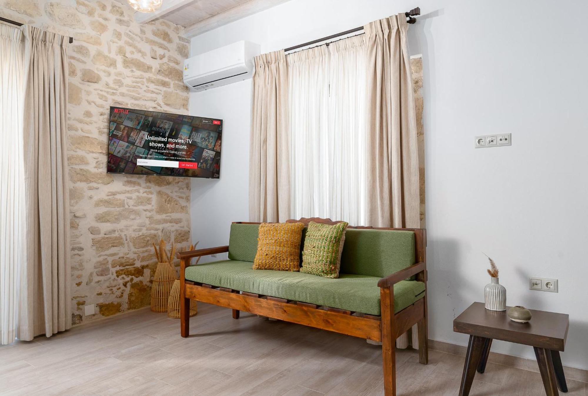Papadia Luxury Apartments Pitsidia Exterior photo