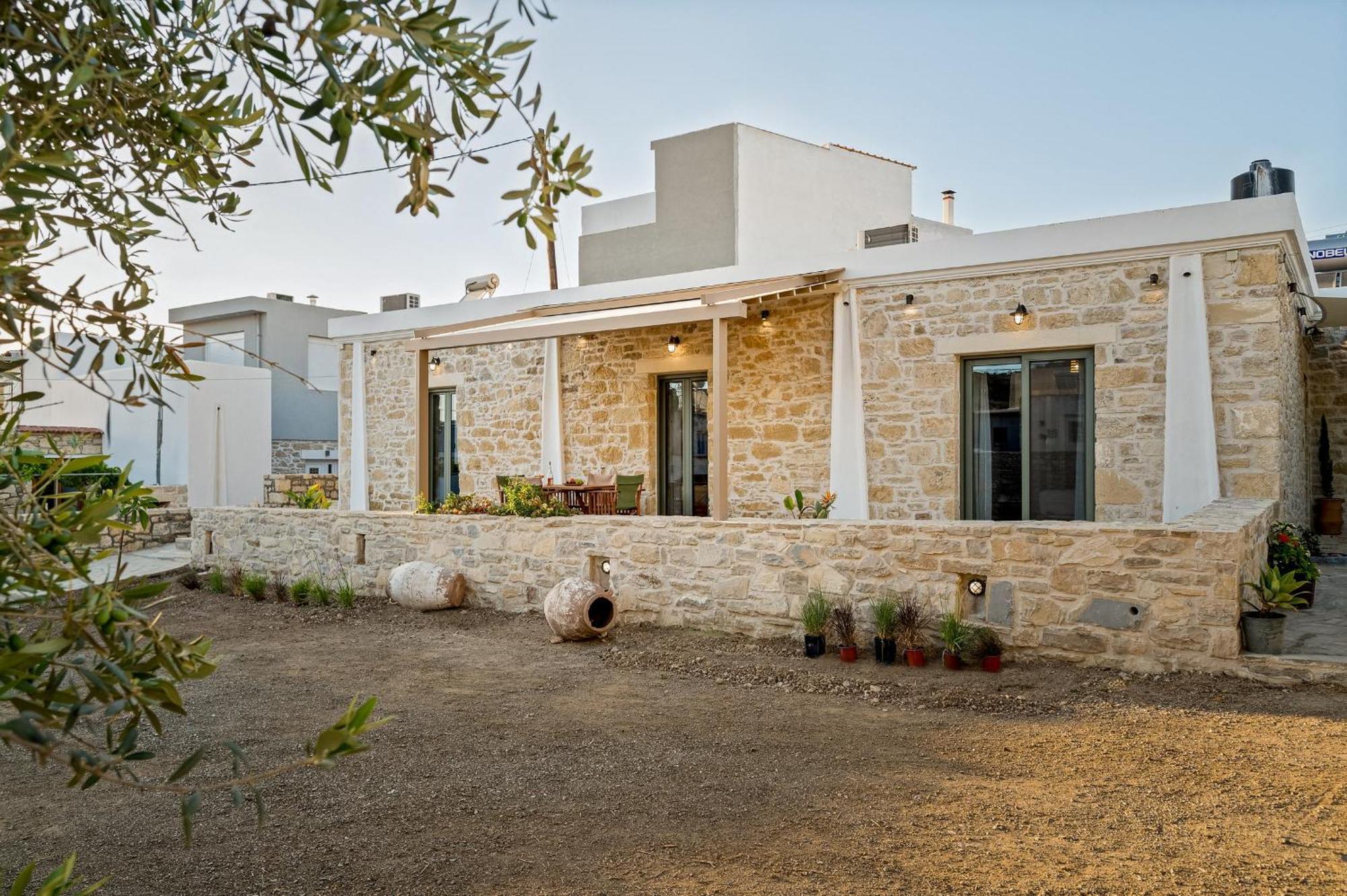 Papadia Luxury Apartments Pitsidia Exterior photo