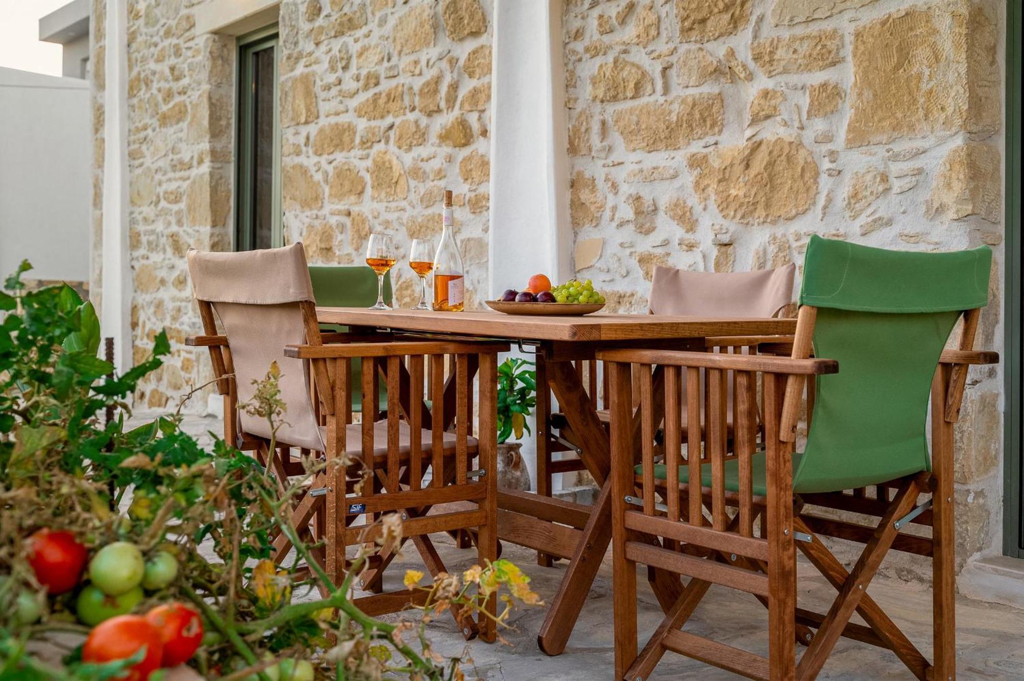 Papadia Luxury Apartments Pitsidia Exterior photo