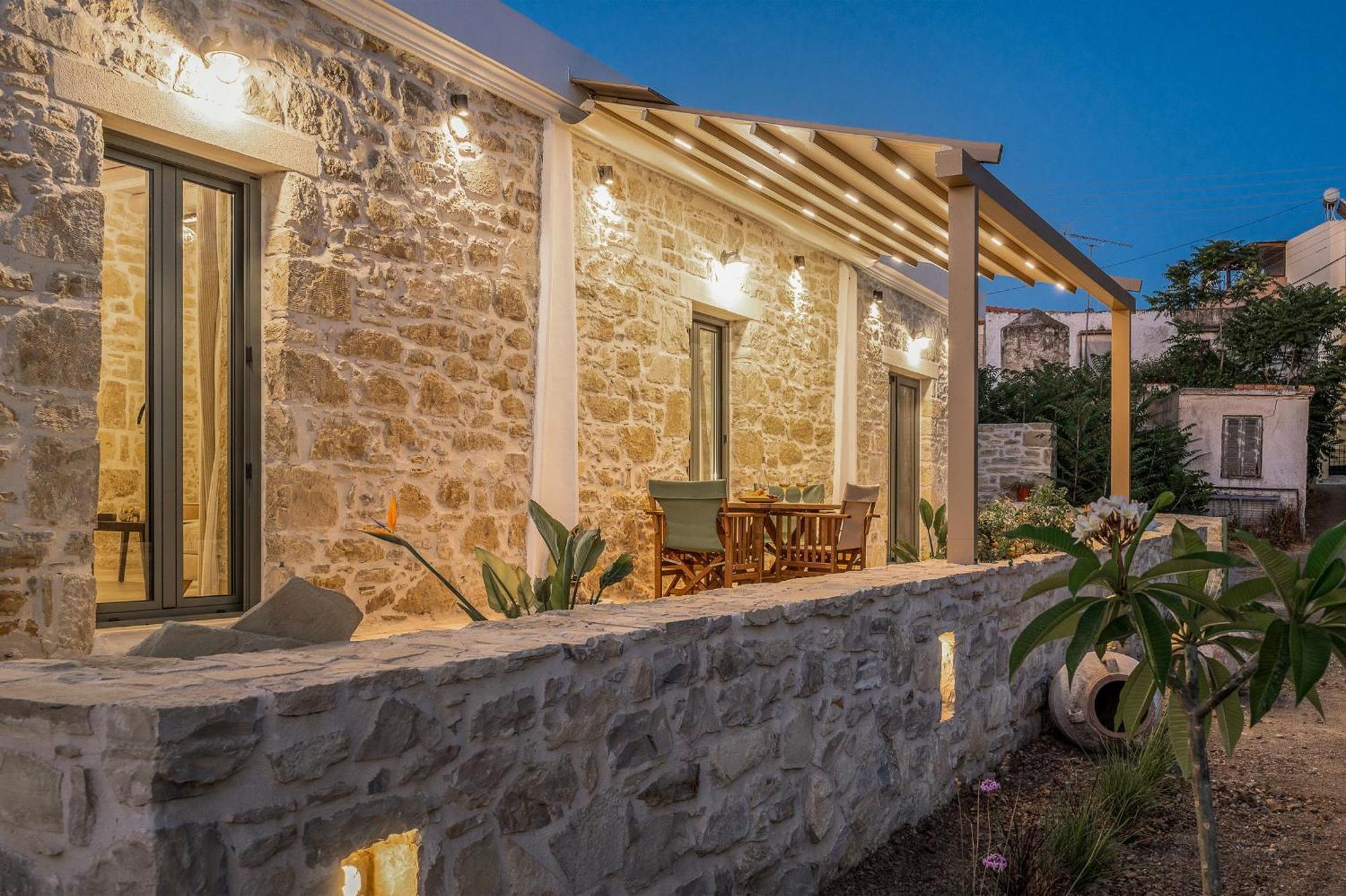 Papadia Luxury Apartments Pitsidia Exterior photo