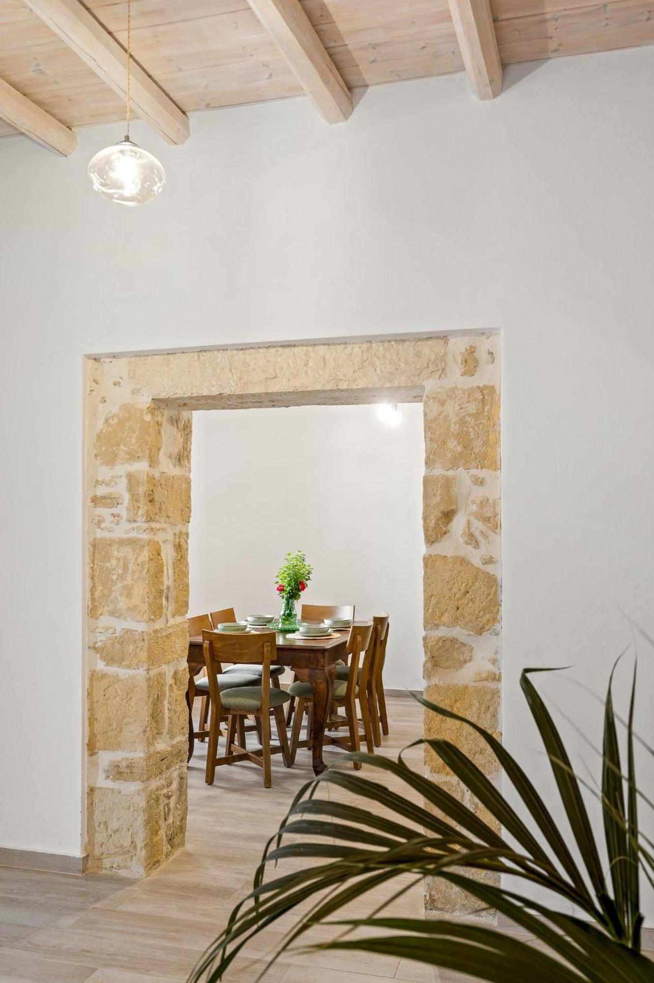 Papadia Luxury Apartments Pitsidia Exterior photo